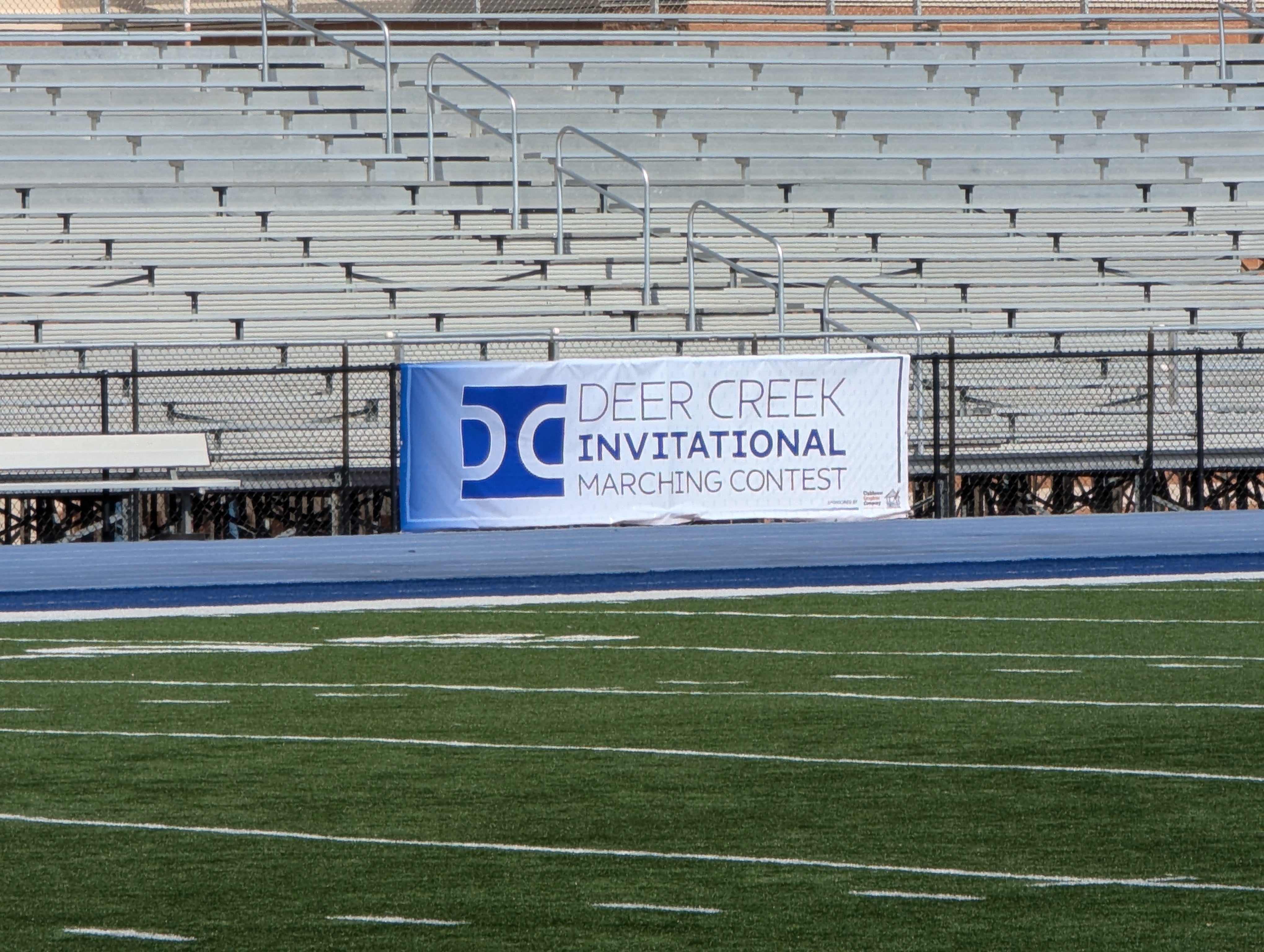 custom-canvas-banners-for-marching-band-and-sports-teams-clubhouse