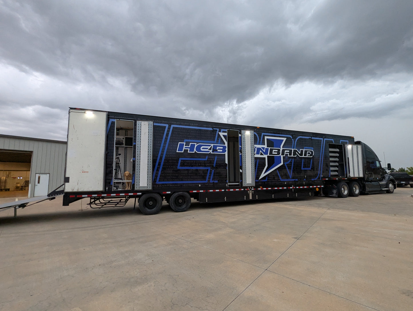 Exterior LED Flood Light (Curved)